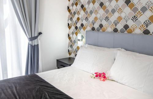 Naples City Centre House | Red Queen Naples
