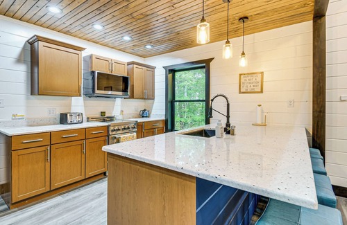 Heidelberg House | Red River Gorge Barndominium: Dog Friendly!