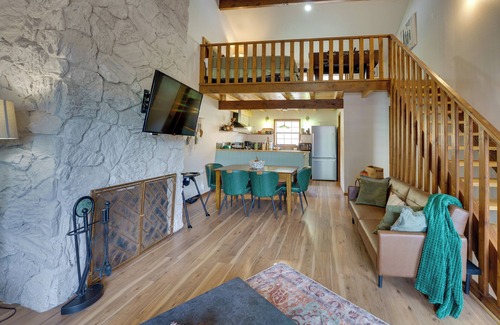 Red River House | Red River Home w/Ski Slope, Mtn & River Views!