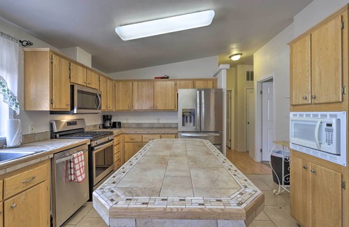 Moab South Valley Cottage | 'red Rock Rambler' Moab Home w/Hot Tub & Views!