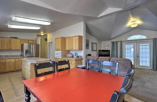 Moab South Valley Cottage | 'red Rock Rambler' Moab Home w/Hot Tub & Views!