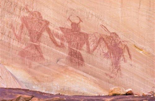 Escalante House | Red Rock Ranch Log Cabin: Large, Fully Furnished