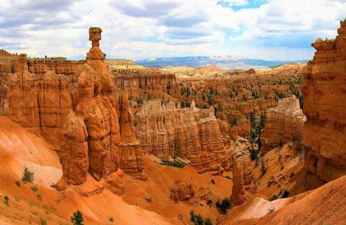 Escalante House | Red Rock Ranch Log Cabin: Large, Fully Furnished