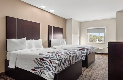 Broadmoor Hotel | Red Roof Inn Baton Rouge