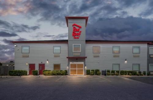 Broadmoor Hotel | Red Roof Inn Baton Rouge