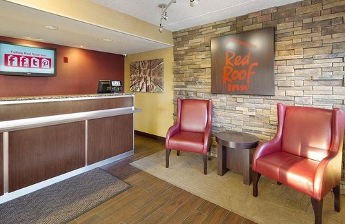 Roseville Hotel | Red Roof Inn Detroit St Clair Shores