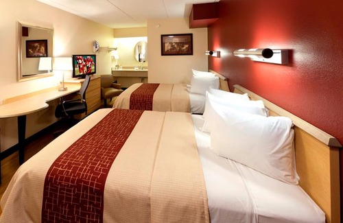Warren Hotel | Red Roof Inn Detroit - Warren
