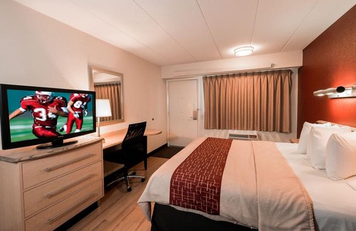 Warren Hotel | Red Roof Inn Detroit - Warren