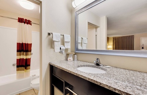 Gulfport Hotel | Red Roof Inn Gulfport - Biloxi Airport