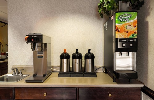 Hendersonville Hotel | Red Roof Inn Hendersonville