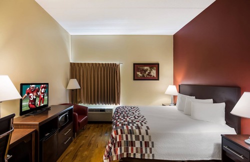 Hendersonville Hotel | Red Roof Inn Hendersonville