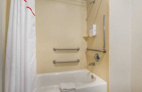 La Porte Hotel | Red Roof Inn La Porte