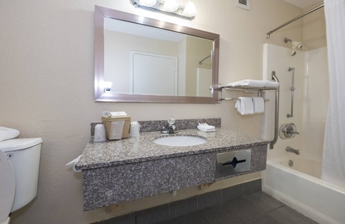 Mobile Hotel | Red Roof Inn Mobile - Midtown