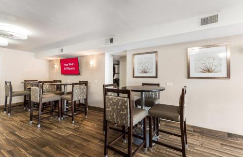 Morton Grove Hotel | Red Roof Inn Morton Grove