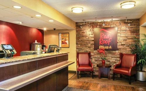Buford Highway Hotel | Red Roof Inn PLUS+ Atlanta - Buckhead