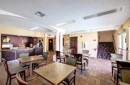 Rio Vista Hotel | Red Roof Inn San Marcos