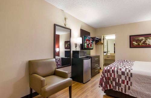 Shelbyville Hotel | Red Roof Inn Shelbyville