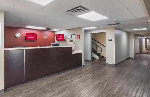 Manor Hotel | Red Roof Inn & Suites Austin East - Manor