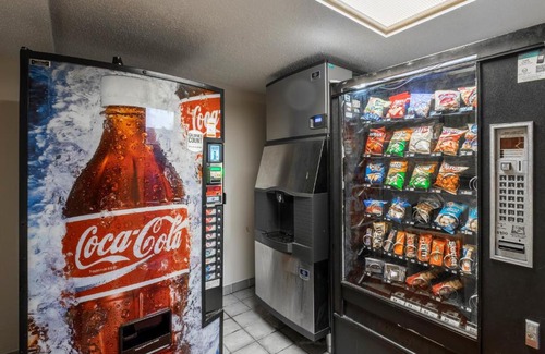 Washington Hotel | Red Roof Inn Washington, PA