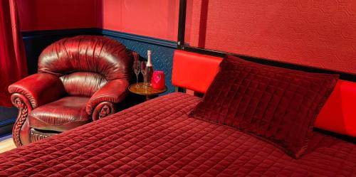 Rochdale House | RED ROOM Liftmeup for Kinky adventurous couples