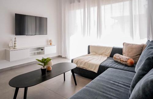 Eilat Apartment | Red Sea Elegance - by G&P Suites