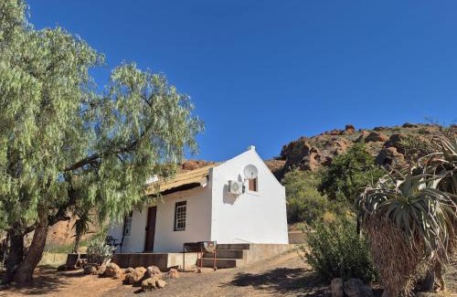 Oudtshoorn House | Red Stone Hills