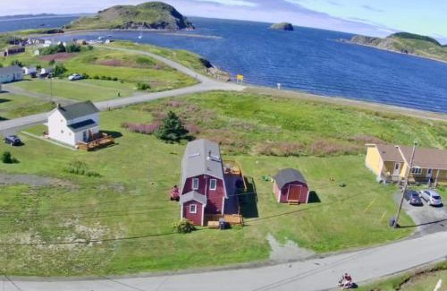 Twillingate House | Red Sunset Cottage in Twillingate