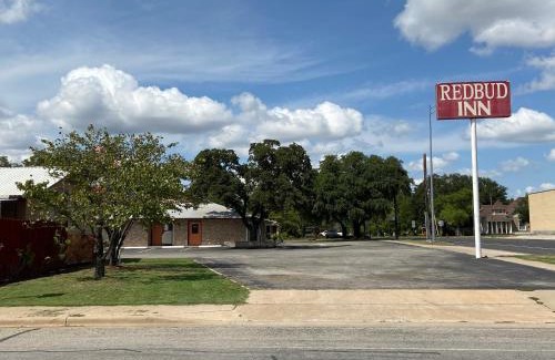 Goldthwaite Hotel | Redbud Inn