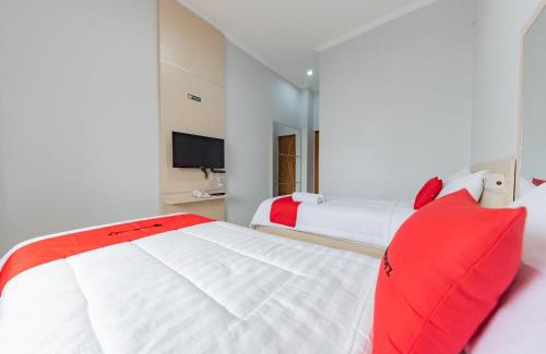 Arcamanik Hotel | RedDoorz at Kandaga 80 near Stadium Arcamanik