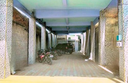 Kediri Hotel | RedDoorz at Queen Asri Premium