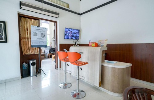 Medan Hotel | RedDoorz @ Avros Guest House Medan