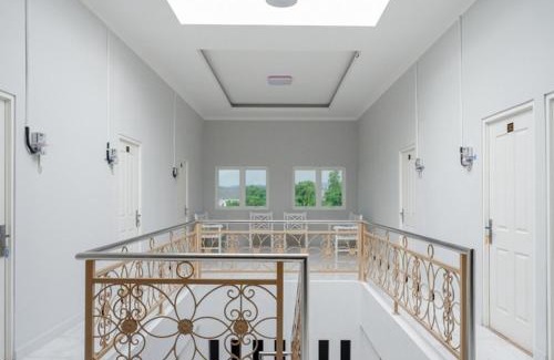 Semarang Hotel | RedDoorz @ City Park Medoho Semarang