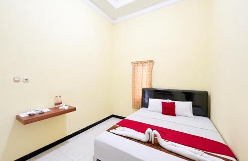 Blitar Hotel | Reddoorz Near Makam Bung Karno Blitar