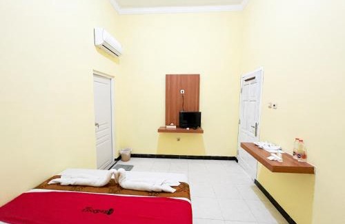 Blitar Hotel | Reddoorz Near Makam Bung Karno Blitar