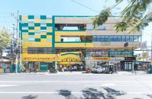 Muntinlupa Hotel | RedDoorz near SM City Muntinlupa