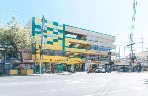 Muntinlupa Hotel | RedDoorz near SM City Muntinlupa