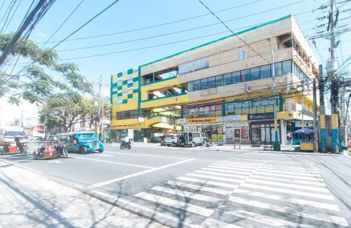 Muntinlupa Hotel | RedDoorz near SM City Muntinlupa