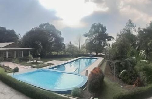 Ciloto Hotel | RedDoorz near Taman Safari 2
