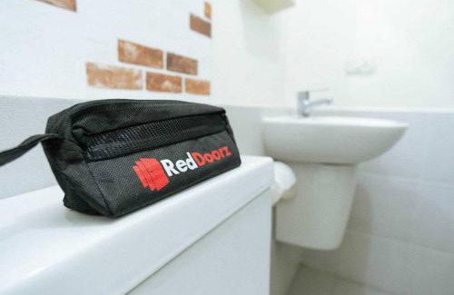 Dinoyo Hotel | RedDoorz Plus @ Karangploso