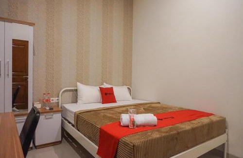 Dinoyo Hotel | RedDoorz Plus @ Karangploso