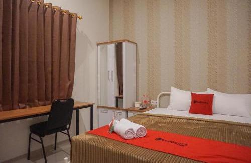 Dinoyo Hotel | RedDoorz Plus @ Karangploso