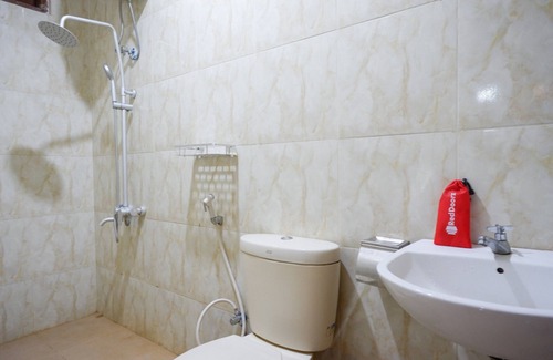 Kendari House | RedDoorz Plus near Haluoleo University
