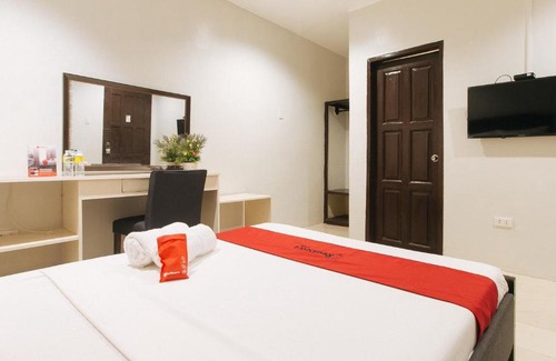 Lucena Hotel | RedDoorz Premium @ Ouan's the Farm Resort