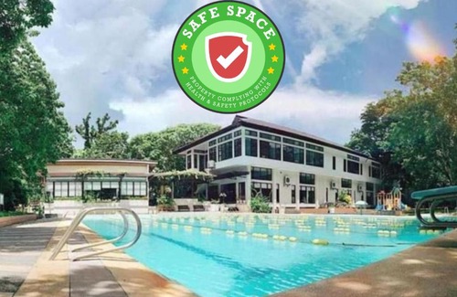 Lucena Hotel | RedDoorz Premium @ Ouan's the Farm Resort