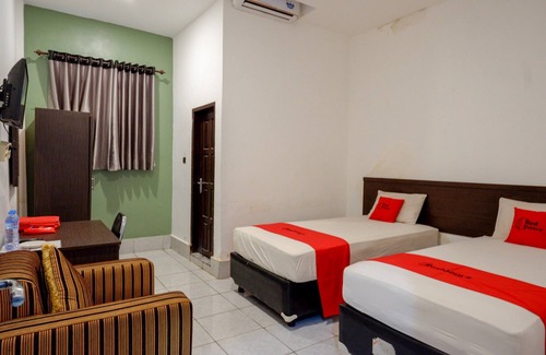 Kendari Hotel | RedDoorz Syariah @ Hotel Wisma Indonesia Kendari