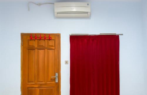 Subang Hotel | RedDoorz Syariah near Stadion Persikas Subang