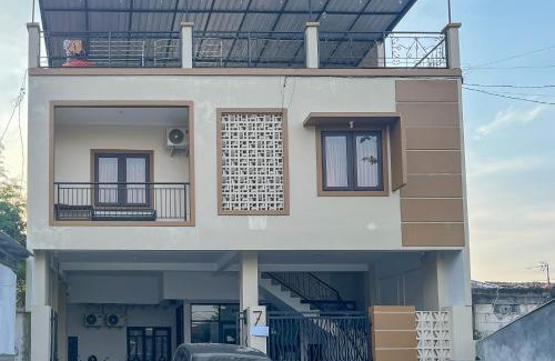 Tembalang Hotel | RedDoorz Syariah near UNIMUS 2 Semarang