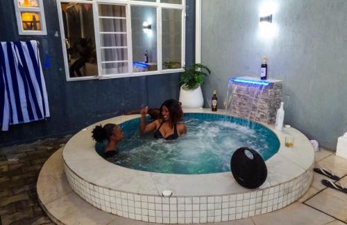 Ndenderu House | Redhill Container House & Private Spa, Ndenderu, btn Nairobi Ruaka Area, Tigoni, Limuru in Kiambu County, Apartments O7II, 585, OOO