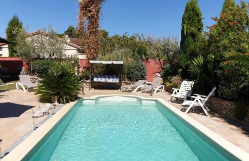 Roques Apartment | REDHOUSE Studio solarium