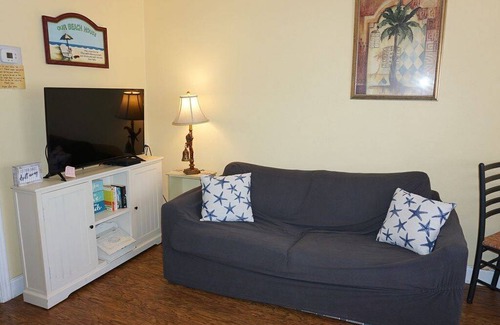 North Redington Beach Apartment | Redington Surf Resort 03 Studio